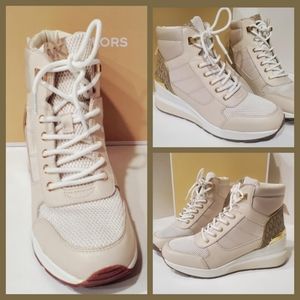 🆕️Michael Kors Carlota Bootie Tech Canvas Size 8M Color Ecru